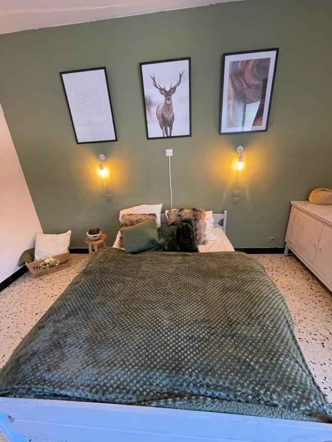 Chez Tatie Menie Bed & Breakfast Fraissé-des-Corbières Екстериор снимка